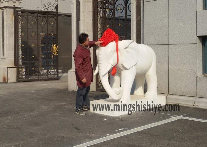 ��h�h����{��